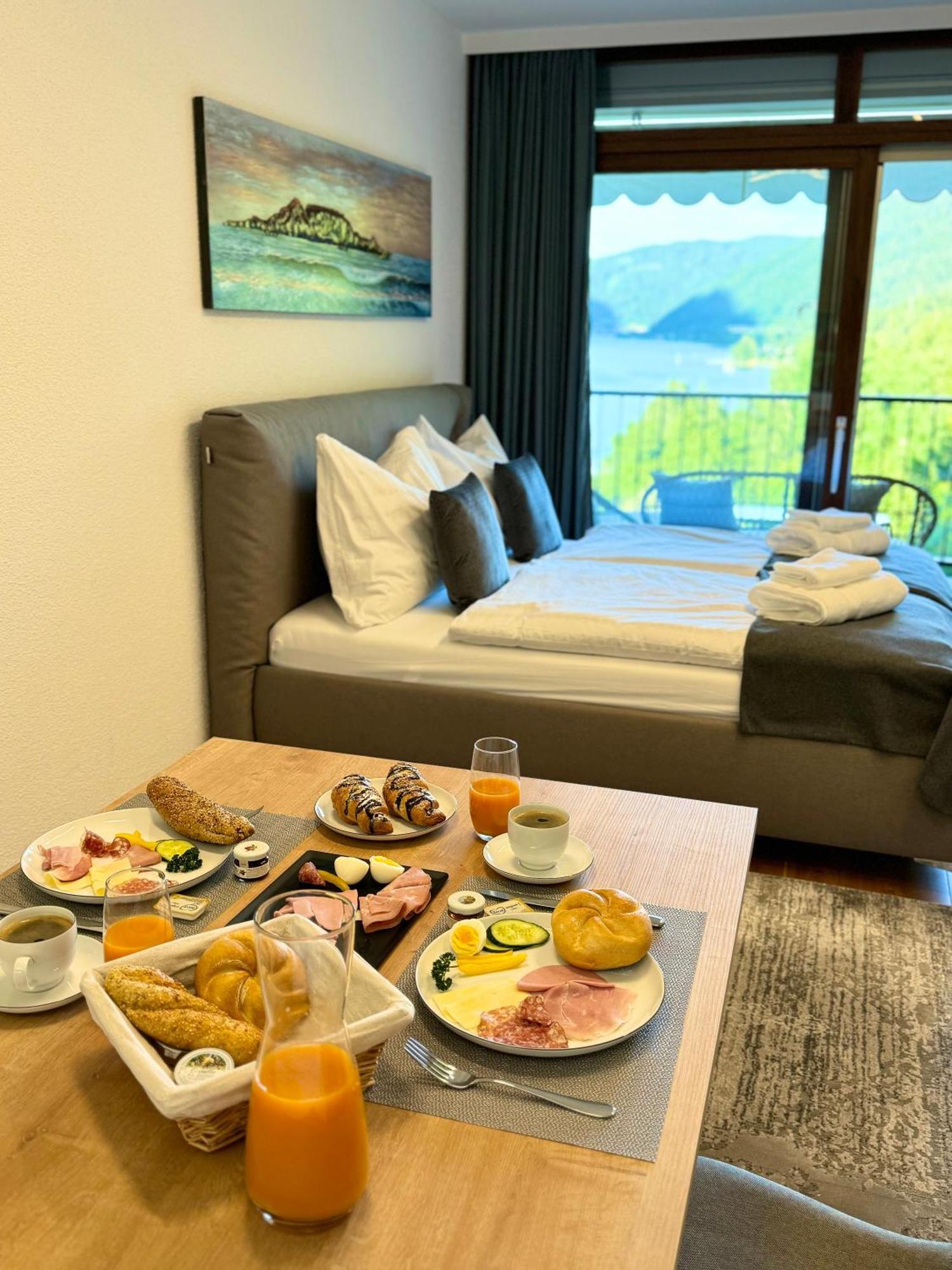 Apartment Am Ossiacher See Mit Seeblick Landskron Exteriör bild