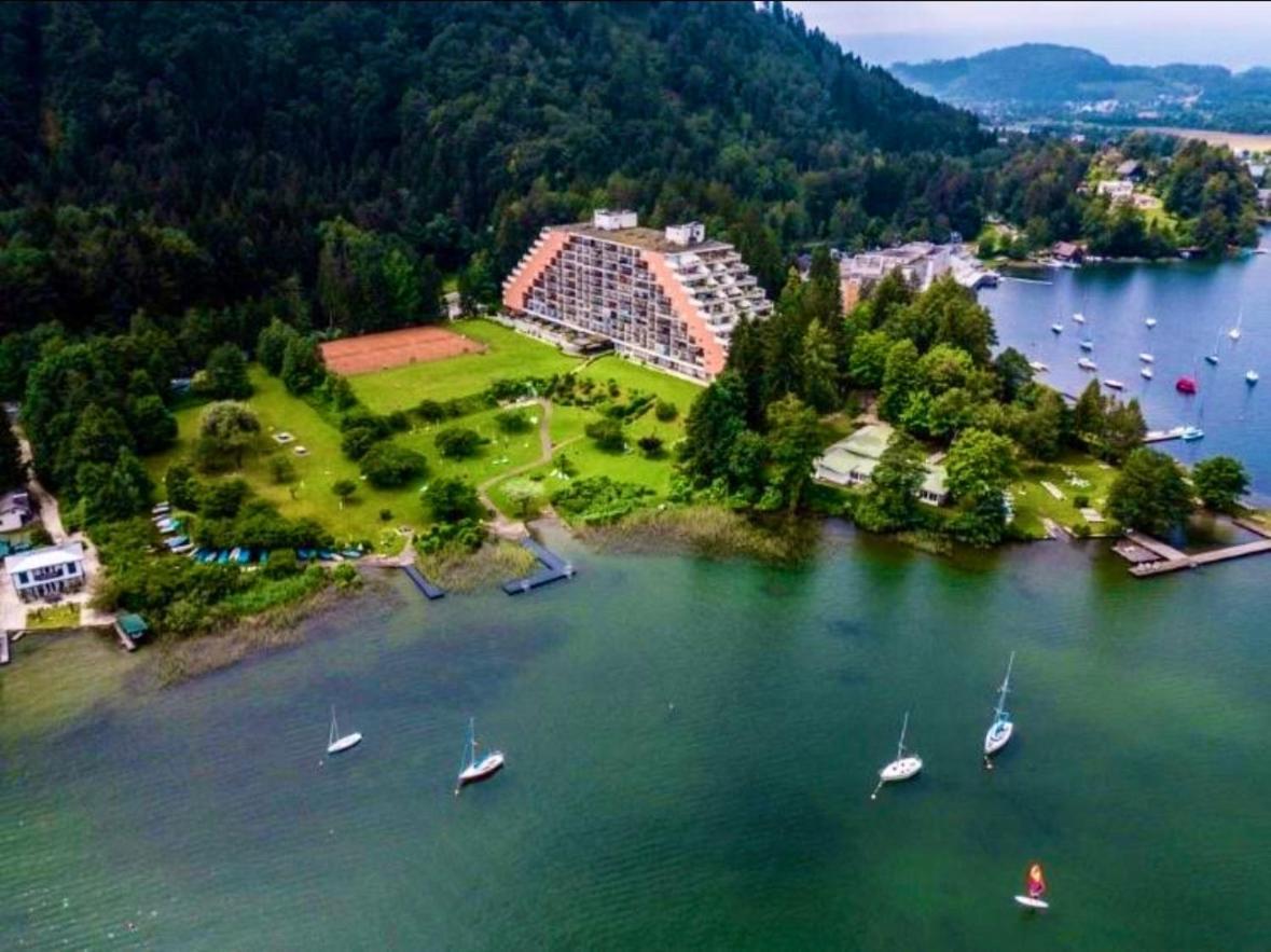 Apartment Am Ossiacher See Mit Seeblick Landskron Exteriör bild
